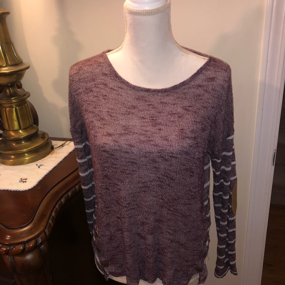 Size M gorgeous top with faux Swede elbow patches. Button detail. Light weight.